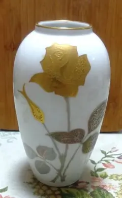◆大倉陶園◆金彩 薔薇 フラワーベース 花瓶 陶器のサムネイル