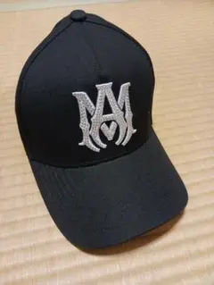アミリ キャップ ブラック ラインストーンロゴ