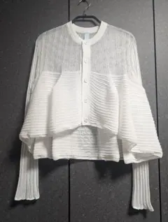 美品 モンクレール カーディガン フリル ホワイト ワッペン付き ニット