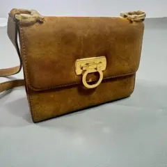 み*ん様 Ferragamo フェラガモ バッグ エナメル ガンチーニ - メルカリ