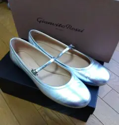 2025年最新】gianvito rossi フラットシューズの人気アイテム - メルカリ