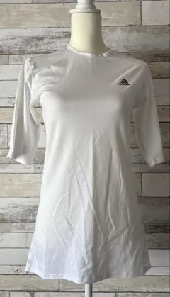 レディース　adidas ランニングシャツ　丈長め