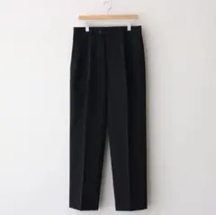 AURALEE　ライトウールマックスギャバジンツータックスラックス AURALEE＞ LIGHT WOOL MAX GABARDINE TWO―TUCK SLACKS