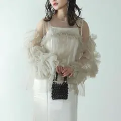 kana/デコラティブチュールトップス 結婚式 ベージュ