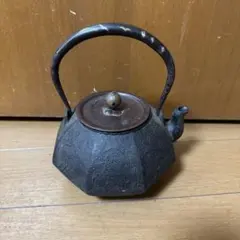 鳳凰口古鉄瓶 鋳鉄製 獣面文様 茶道具 煎茶道具 鳳凰口古鉄瓶 鋳鉄製 獣面文様 茶道具 煎茶道具 - メルカリ