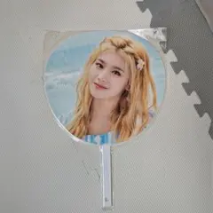 TWICE Chaeyoung うちわ FantasyPark - メルカリ