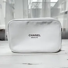 CHANEL BEAUTE ホワイトポーチ