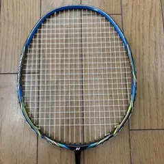 美品】YONEX アストロクス70 4UG5 - メルカリ