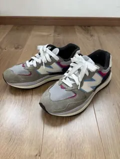 New Balance スニーカー グレー/ホワイト/ピンク/ブルー
