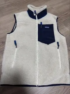 patagonia フリースベスト Mサイズ クリーム/ネイビー