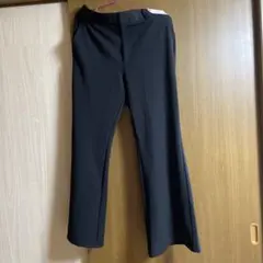 GU 黒 スリムフレアパンツ