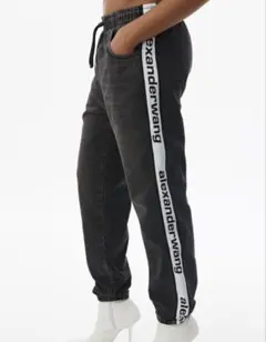 alexanderwang ロゴ　ジョガーパンツのサムネイル