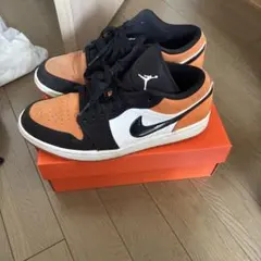 NIKE AIR JORDAN 1 LOW スニーカーのサムネイル