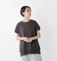 【美品✨】Squady スカディ　コットンプレミアム天竺フレンチスリーブTシャツのサムネイル