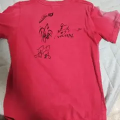 サンロッカーズ渋谷に所属しているベンドラメ礼生選手の直筆サイン入り赤Tシャツです