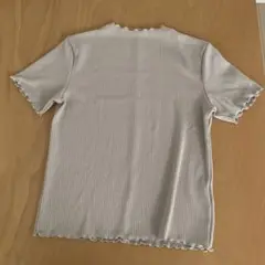 GU トップス　ベージュ