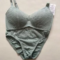 【新品タグ付】トリンプ ノンワイヤーブラジャー＆ショーツセット C70
