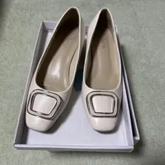 【美品】マドラス社製　ベージュ スクエアトゥパンプス シルバーアクセント