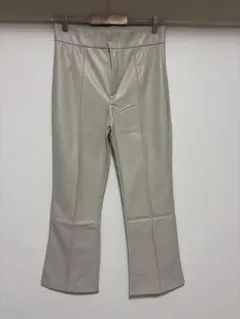 ZARA フェイクレザーパンツのサムネイル