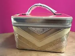 ヴィクトリアシークレット　バニティバッグ　ゴールドのサムネイル