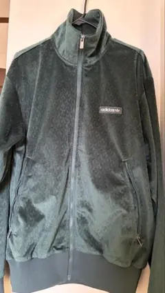 adidas グリーン ジップアップジャケット