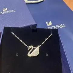 Swarovski スワンモチーフ ネックレス