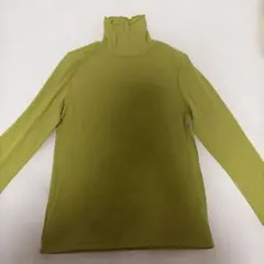 オリーブグリーン ハイネックリブ長袖