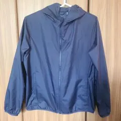 UNIQLO　ポケッタブルパーカー　ネイビー　150cm