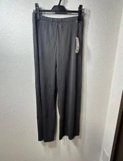 UNIQLO ユニクロ　グレー ストレートプリーツパンツ L