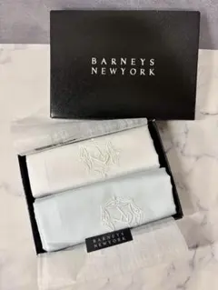 【新品・未使用】BARNEYS NEW YORK イニシャルＡ　ハンカチ２枚