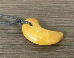 勾玉作家「翡翠屋伝次郎」作 ― 希少なオレンジ勾玉 ―！