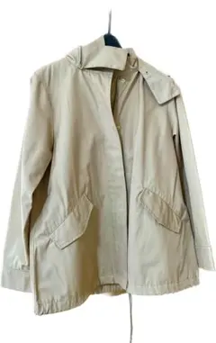 ナチュラルビューティーベーシック　マウンテンパーカー