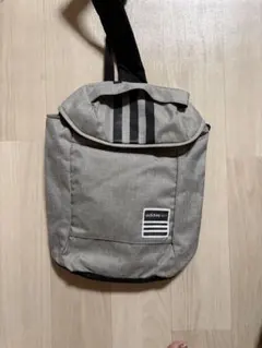 adidas neo リュック グレーのサムネイル
