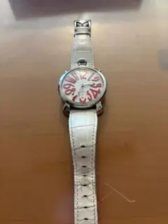 GaGa MILANO 手巻き腕時計 ホワイト×レッドのサムネイル