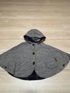 フード付きグレー・ネイビーのポンチョ