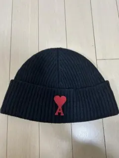 【美品】 AMI PARIS ニット帽 ビーニー ブラック ワンポイントロゴ AMI PARIS アミ パリス ニット帽 ハート ロゴ ビーニー 帽子 (AMI