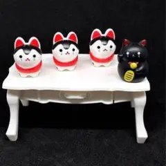 猫と犬のキャラクター置物4体セット