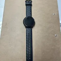 ブラック ラウンド型スマートウォッチ