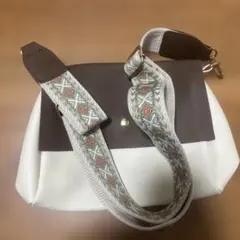 ボックス型ショルダーバッグ ホワイト×ブラウン