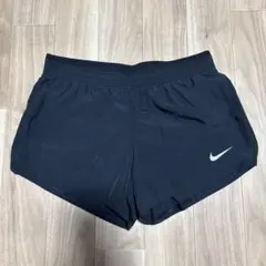 Nike 黒ショートパンツ