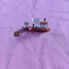 スワロフスキー　汽車　アウトレット