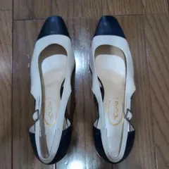 ホワイト/ネイビー トゥキャップ ハイヒールのサムネイル