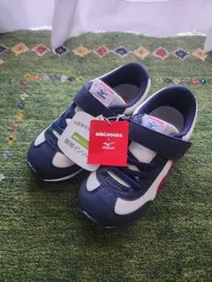 新品タグ付　ミキハウス ミズノコラボ キッズシューズ スニーカー　19.0cm