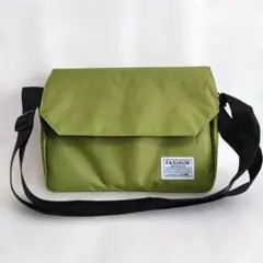 メッセンジャーバッグ　ボディバッグ　ショルダーバッグ　ユニセックス　グリーン