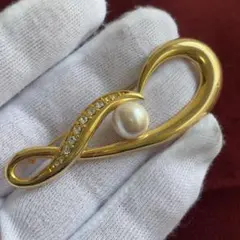 【28】一粒パール　ゴールドトーンブローチ　ヴィンテージ　エレガント