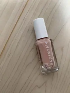 日本未発売！essie expressie  crop top&rollのサムネイル