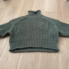 H&Mオリーブグリーン クロップドニット