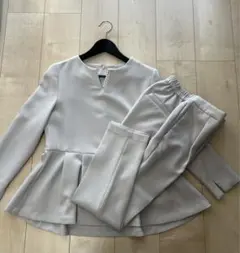 PLST　フェイクパールブラウス パンツセットアップ　グレー　S