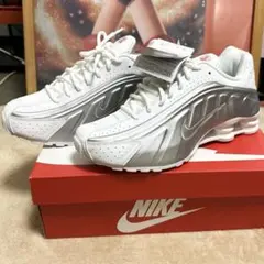 NIKE SHOX R4 ナイキ　ショックス　ホワイト　シルバー