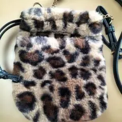 ヒョウ柄ファーポシェット